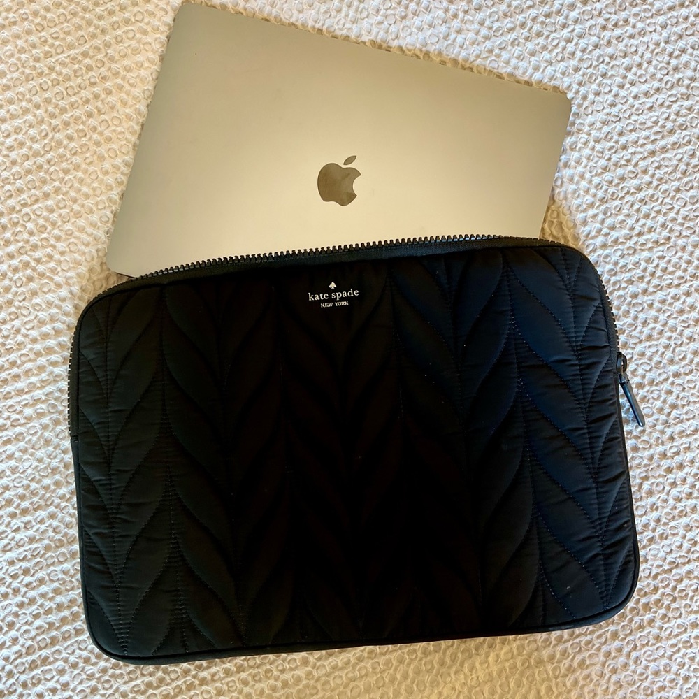 NWOT Kate Spade New York ♠️ Ellie Universal Quilted Laptop Case Sleeve Black 15"